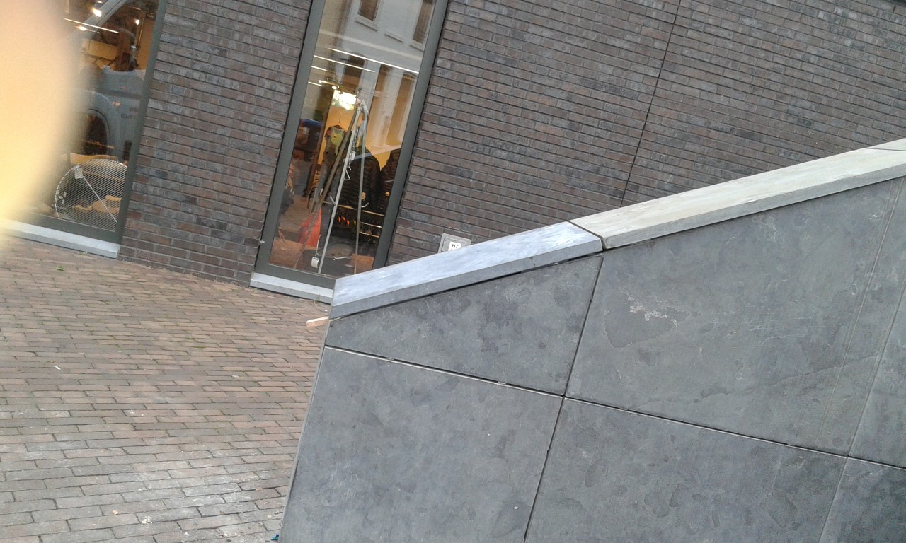 renovatie muurtje centrum Nijmegen